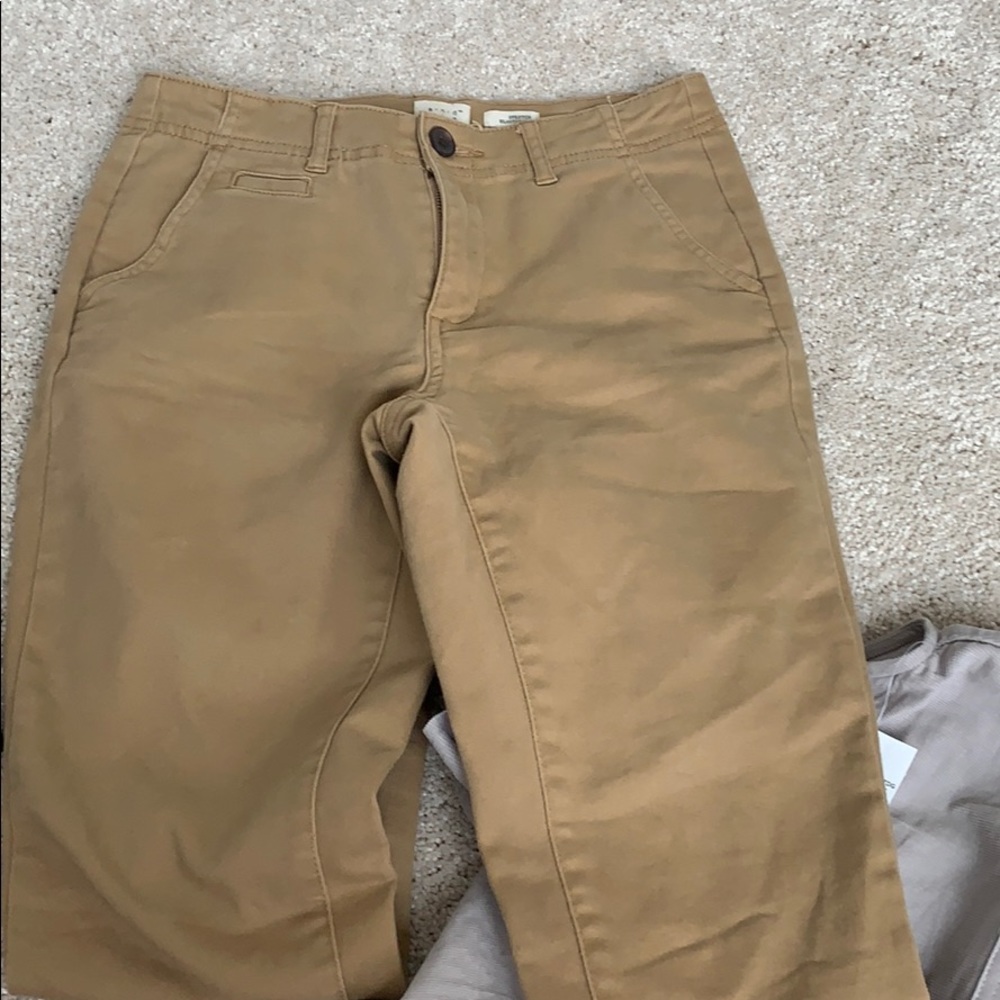 khaki pants